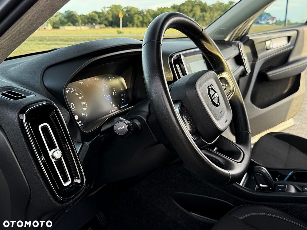 Volvo XC 40 D3 Momentum Pro - 28