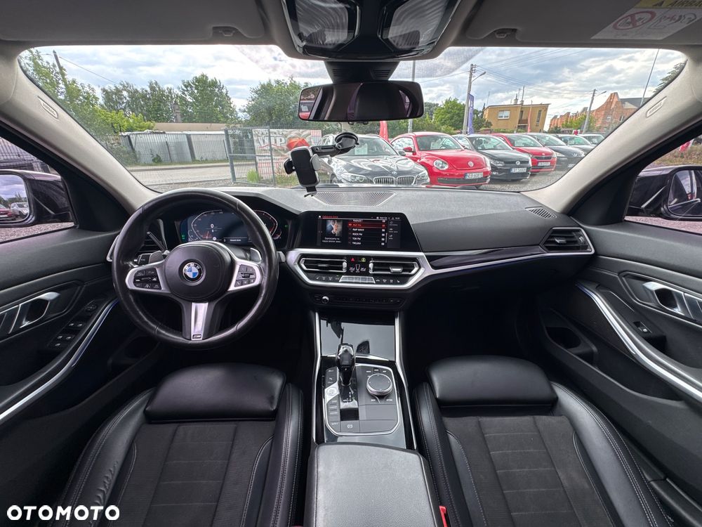 BMW Seria 3 318d Sport Line Shadow - 25