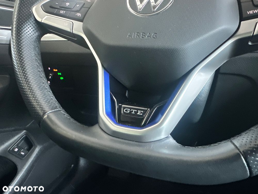 Volkswagen Passat - 26
