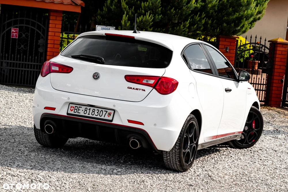 Alfa Romeo Giulietta 1.8 TBi 16V TCT Veloce - 9