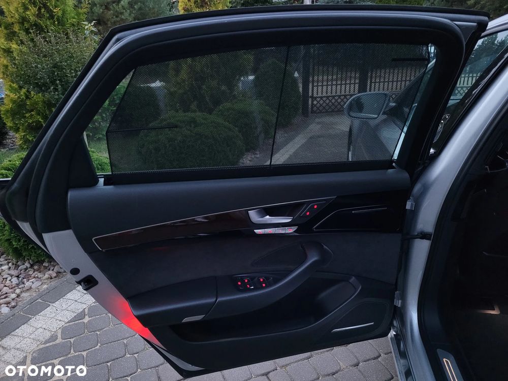Audi A8 - 30