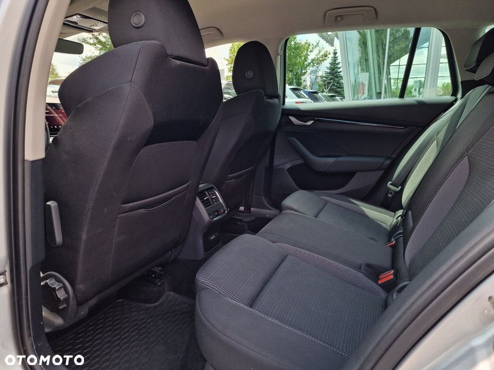 Skoda Octavia 1.5 TSI mHEV Selection DSG - 13