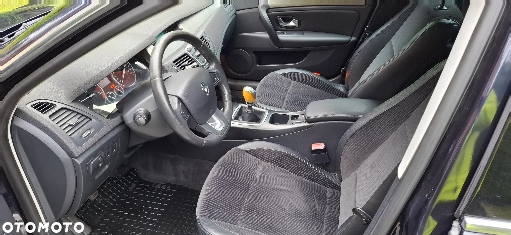 Renault Laguna 2.0 dCi Limited - 27