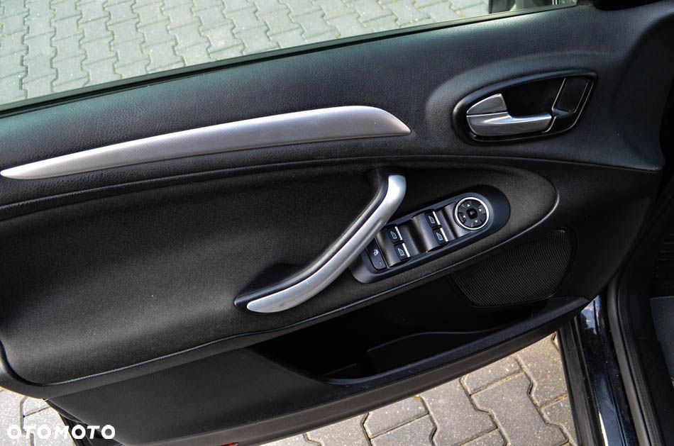 Ford S-Max 2.0 TDCi Ambiente - 25