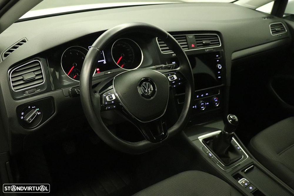 VW Golf 1.0 TSI Trendline Pack - 6