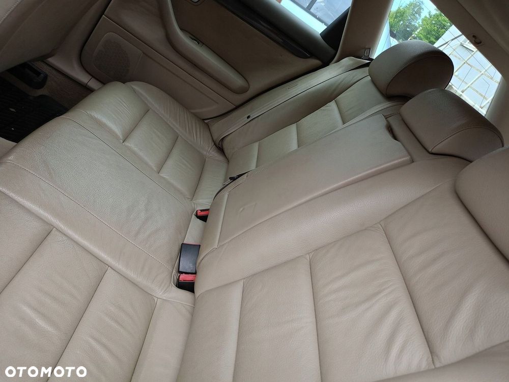 Fotele kanapa boczki komplet Audi A4 B6 kombi - 7