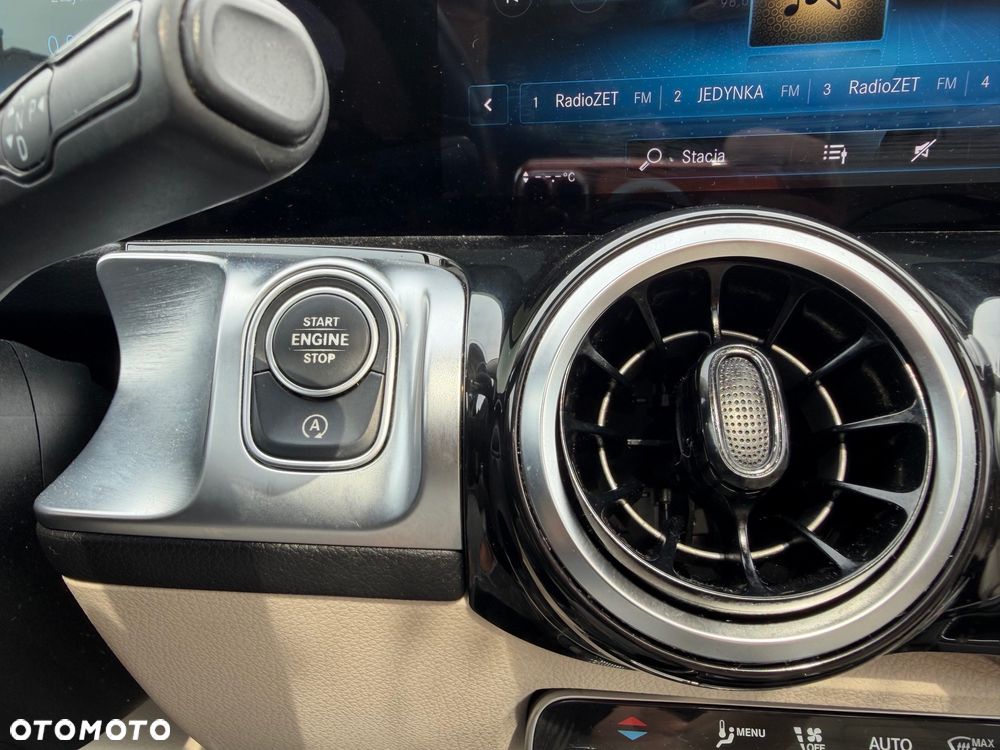 Mercedes-Benz GLB 250 4Matic 8G-DCT Progressive - 18