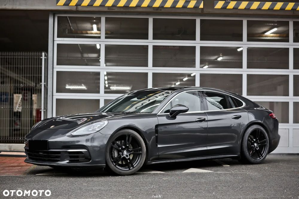 Porsche Panamera 4S - 8