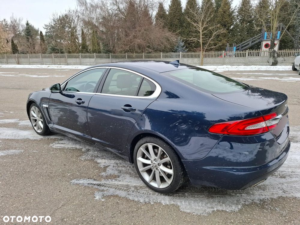 Jaguar XF 3.0 V6 D Luxury - 10