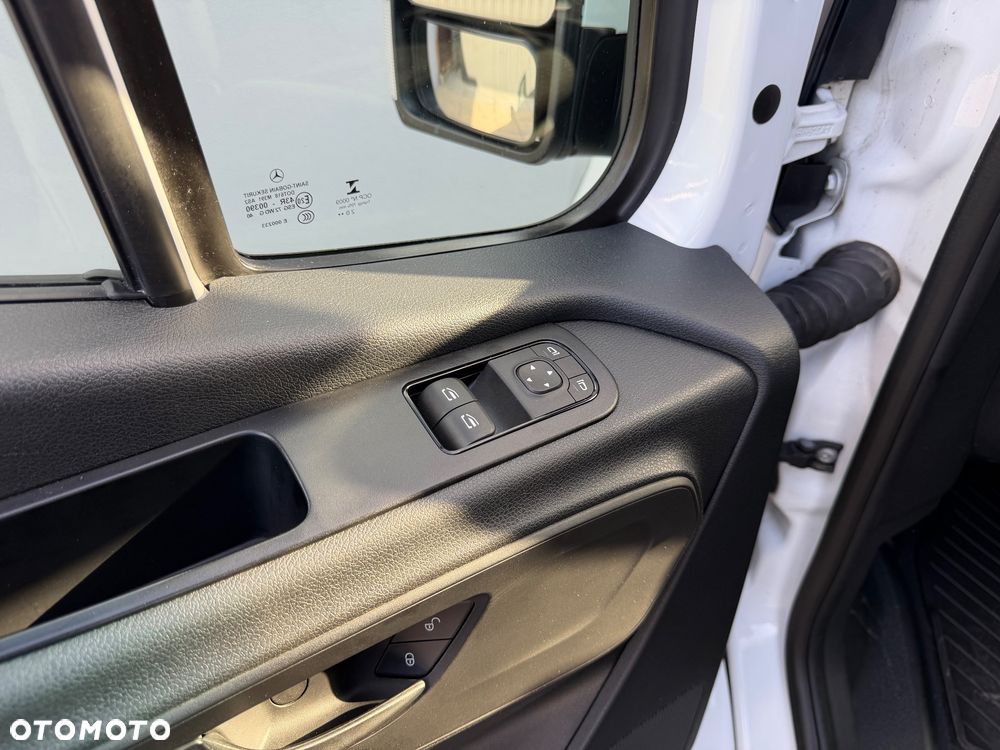 Mercedes-Benz Sprinter - 16