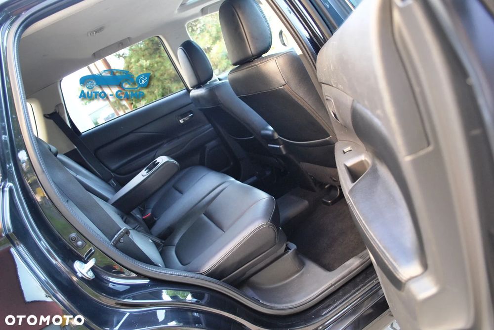 Mitsubishi Outlander Instyle NAVI + - 21