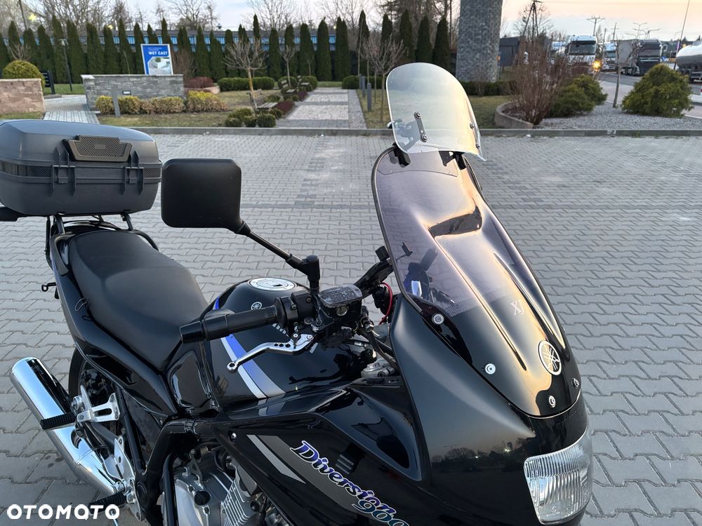 Yamaha XJ - 6