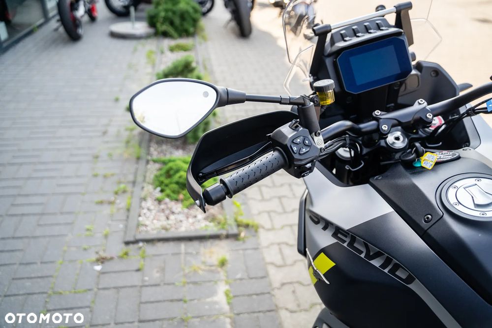 Moto Guzzi Stelvio - 6