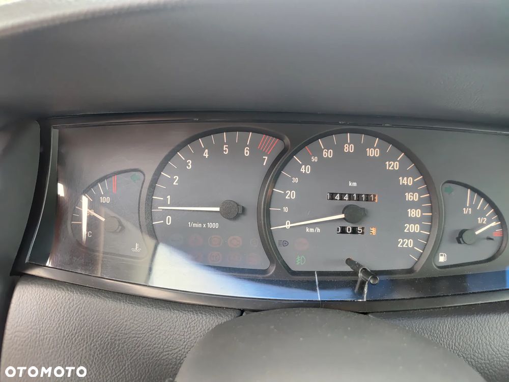 Opel Omega 2.2 Elegance - 21