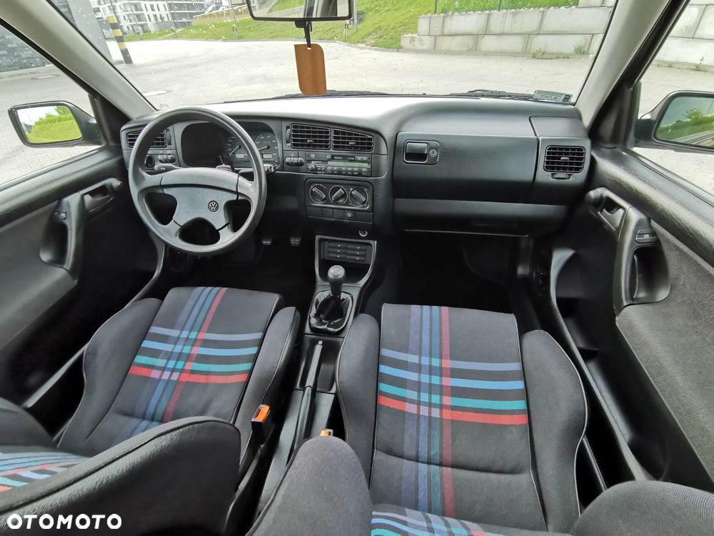 Volkswagen Golf 1.8 GT Special - 31