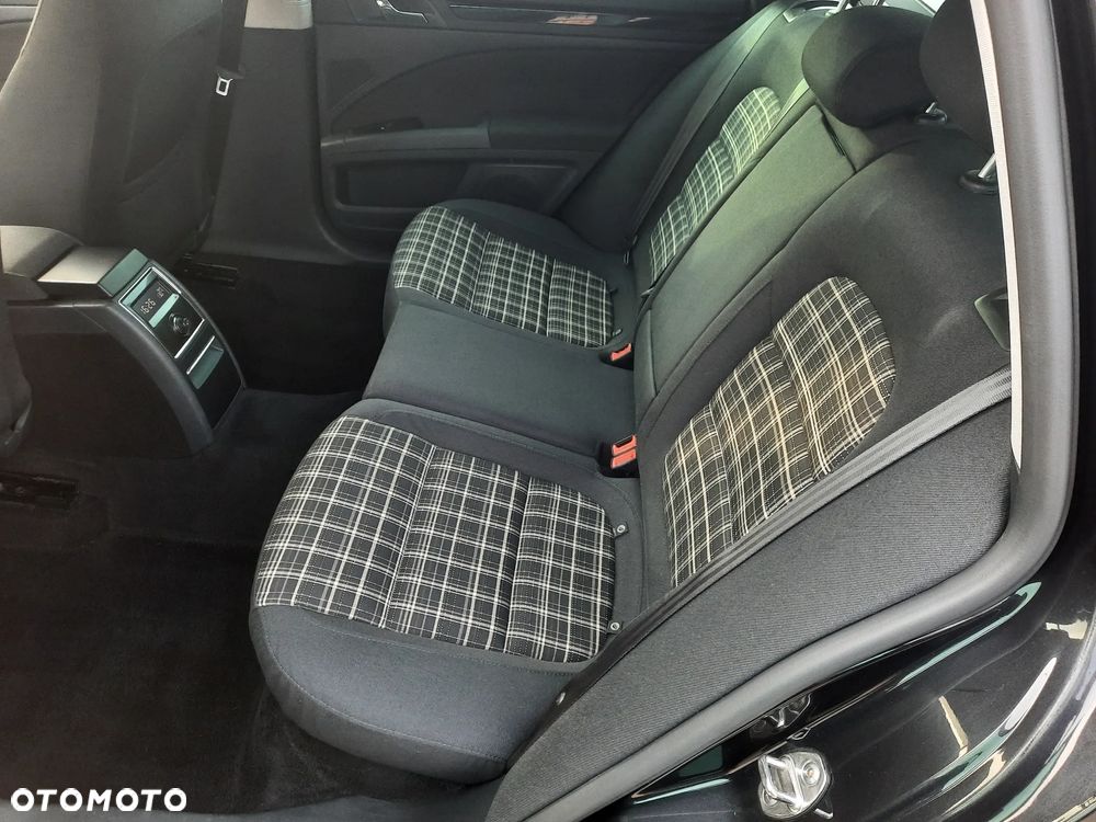 Skoda Superb 2.0 TDI DSG Exclusive - 18