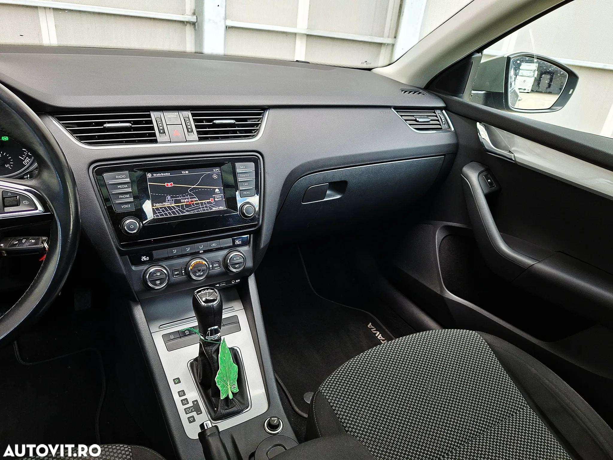 Skoda Octavia 1.6 TDI DSG Style - 16