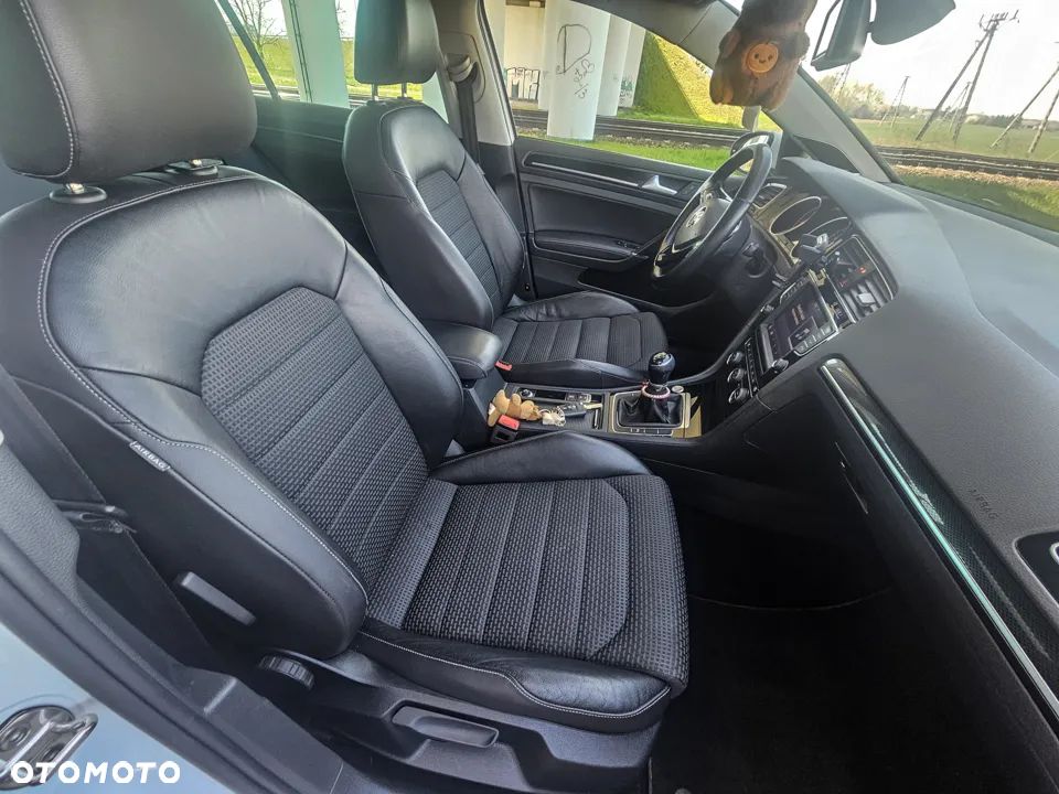 Volkswagen Golf 2.0 TDI Sound - 19