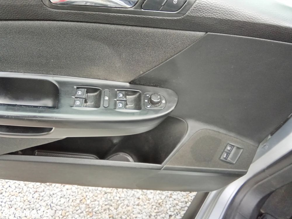 Volkswagen Passat - 26