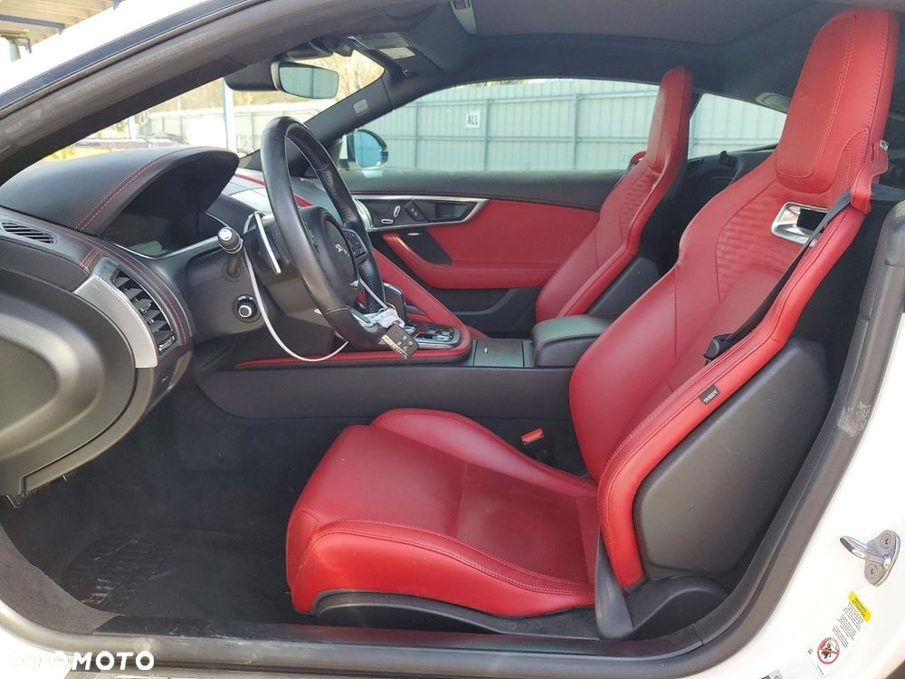 Jaguar F-Type - 8