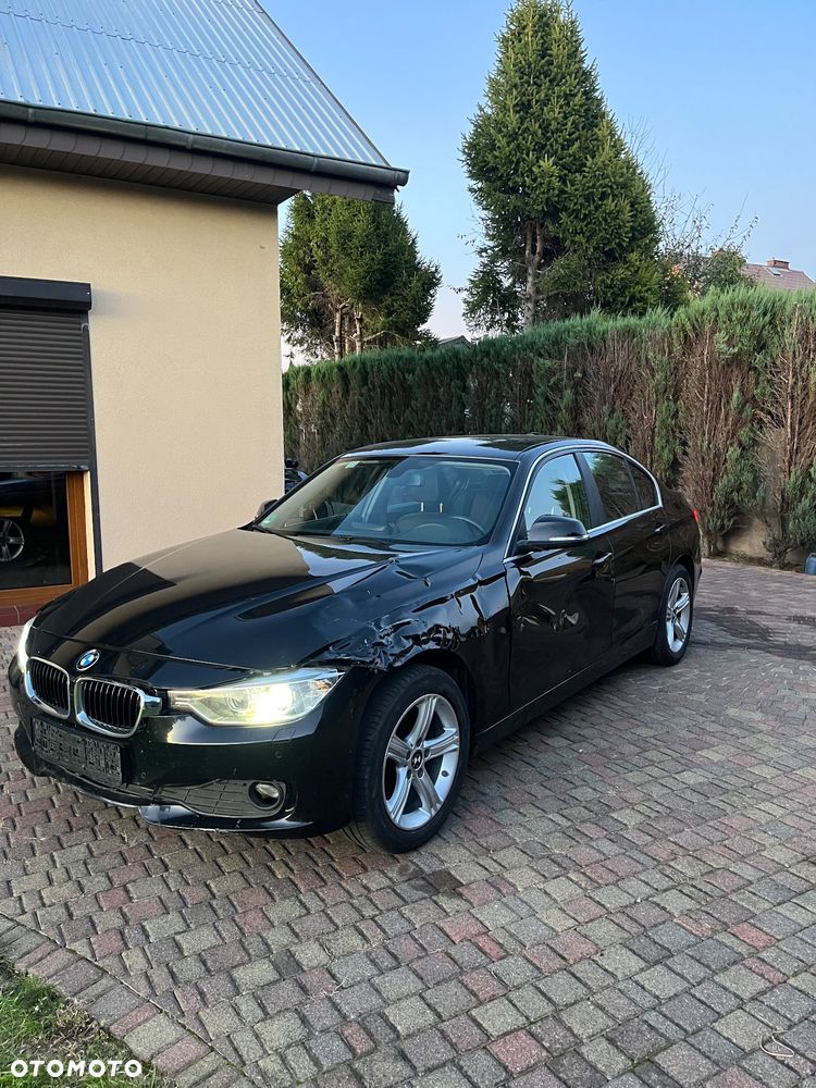 BMW Seria 3 318d Sport Line - 4
