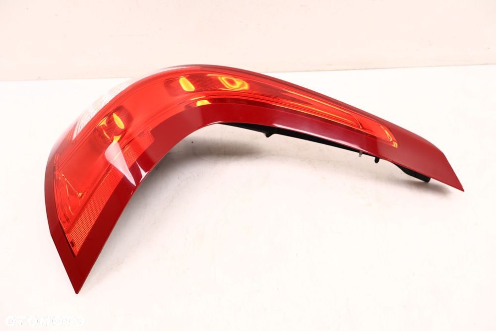 VOLVO XC60 I LIFT LAMPA PRAWA TYŁ 31323035 - 4