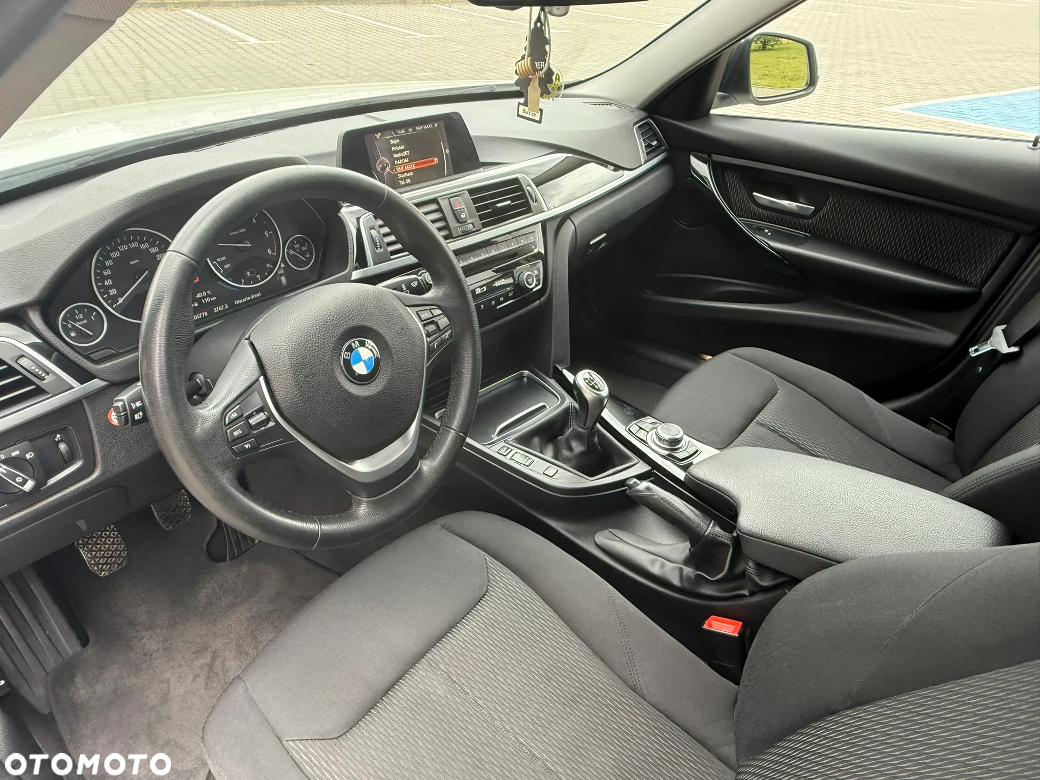 BMW Seria 3 318d Touring Sport Line - 23