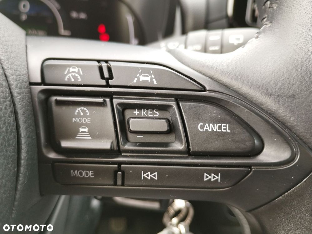 Toyota Yaris Hybrid 1.5 Style - 23