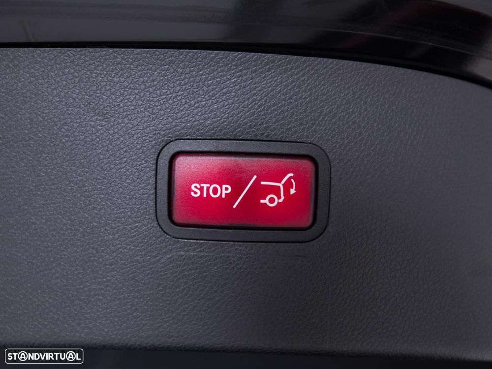 Mercedes-Benz CLA 220 — fotografia 12