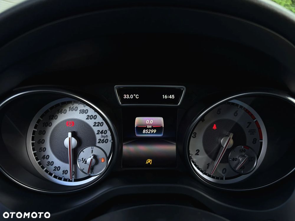 Mercedes-Benz CLA 200 - 21