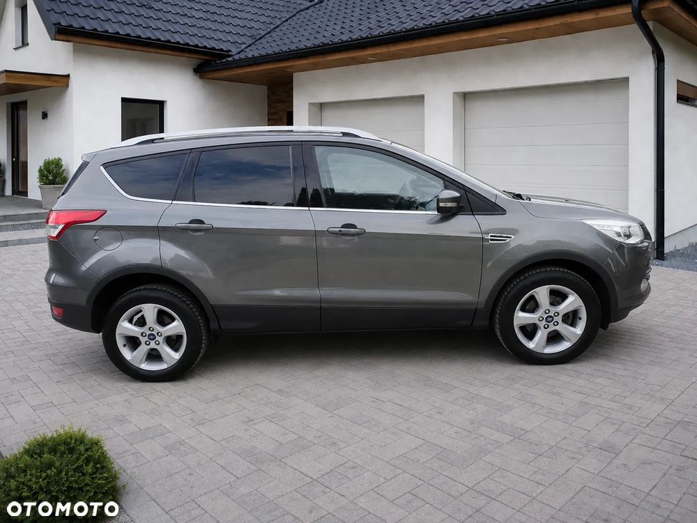 Ford Kuga 1.6 EcoBoost 2x4 Titanium - 6
