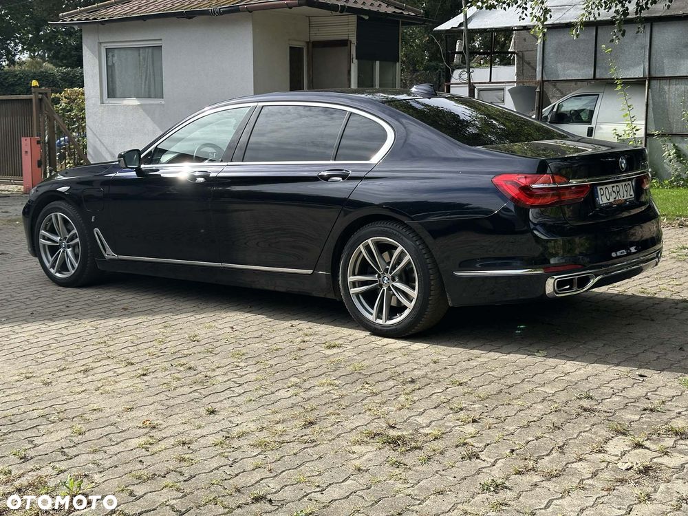 BMW Seria 7 740Le xDrive iPerformance - 18