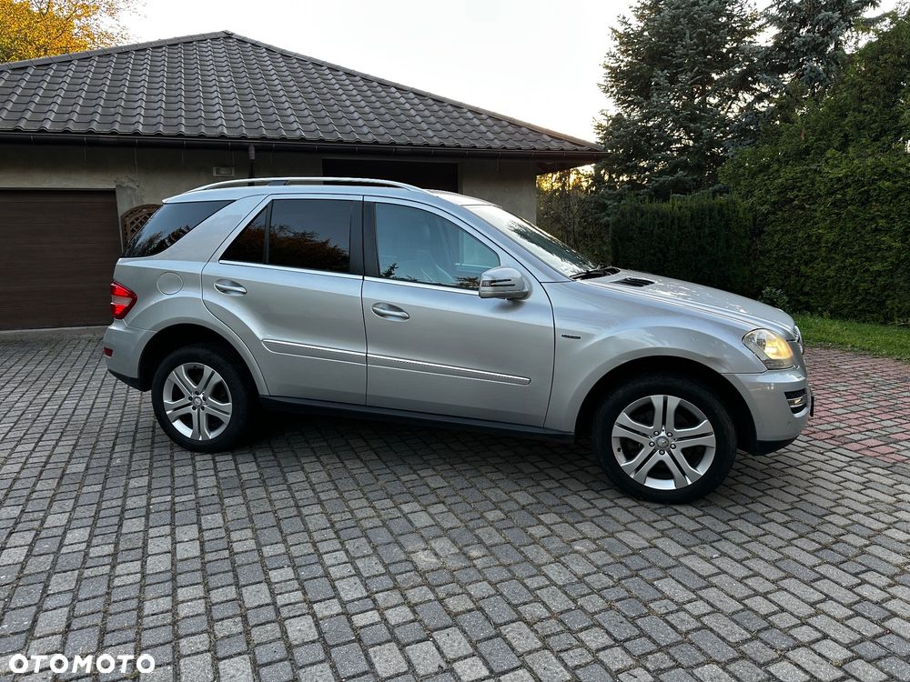Mercedes-Benz ML 300 CDI BlueEff 4-Matic - 2