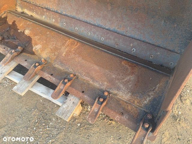 Caterpillar 906M - 13