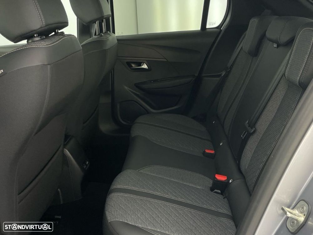 Peugeot 208 1.2 Hybrid Allure e-DCS6 - 12