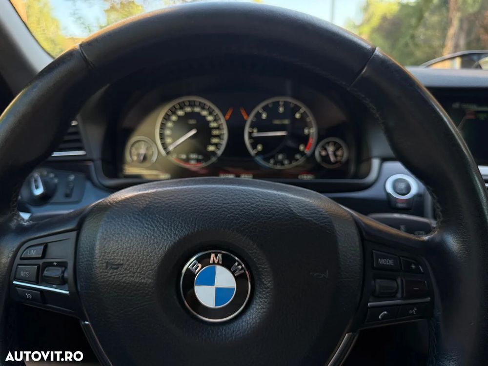 BMW Seria 5 520d xDrive - 6