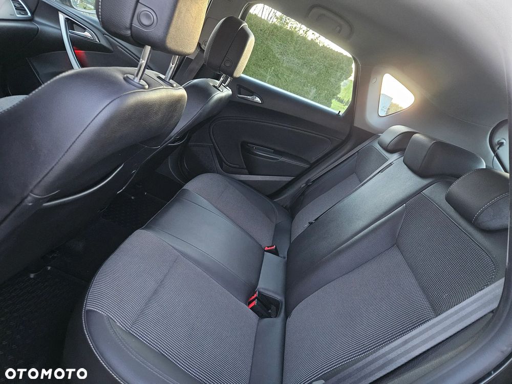 Opel Astra 1.4 T Cosmo - 22