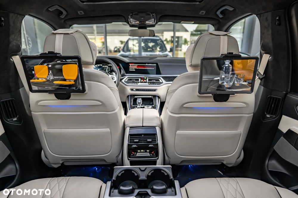 BMW X7 M50i sport - 34