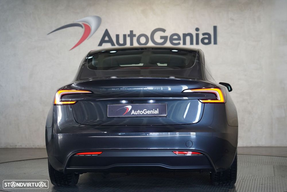 Tesla Model 3 - 6