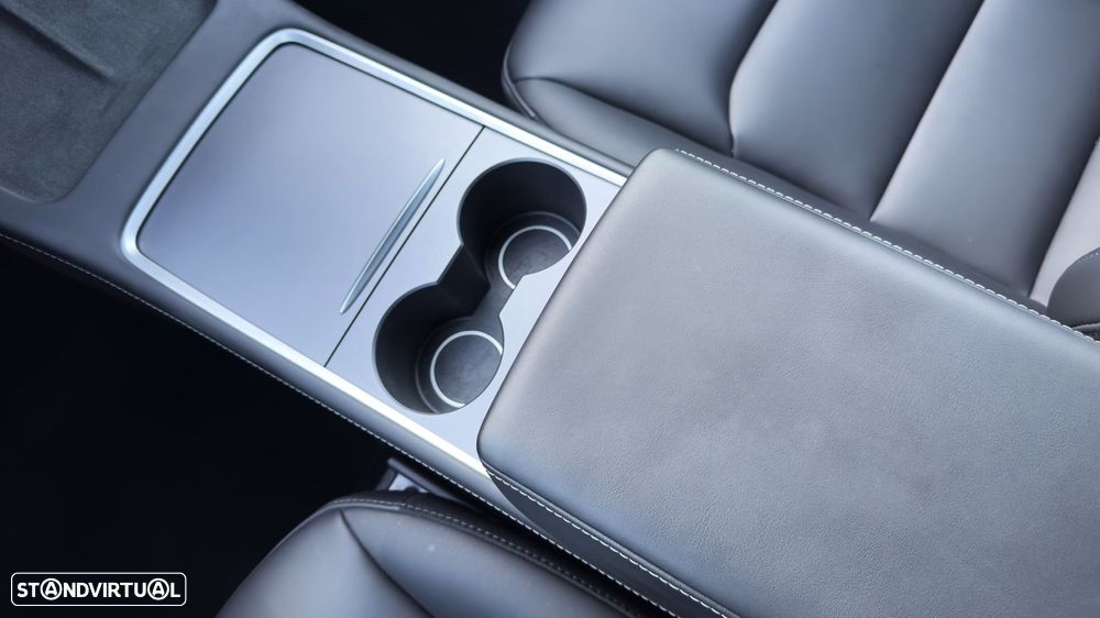 Tesla Model Y RWD - 37