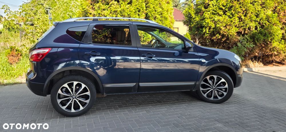 Nissan Qashqai 2.0 dCi 4 x 4 DPF tekna - 19