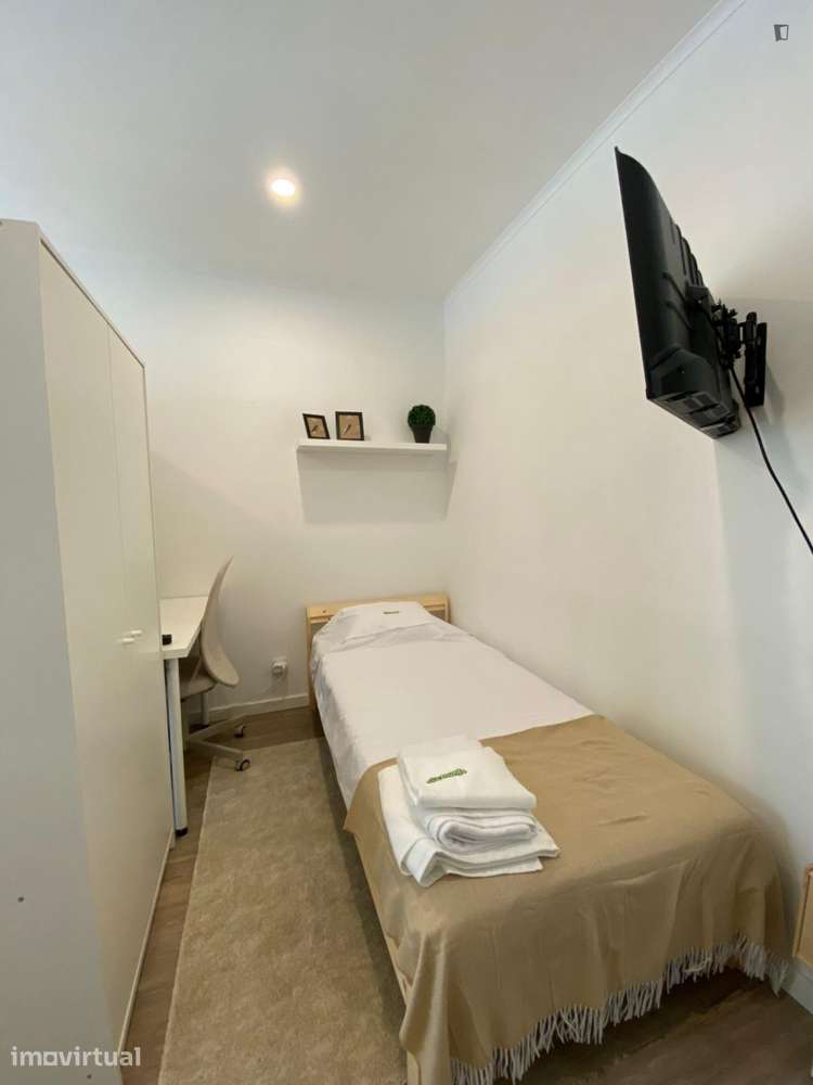 Quarto - localizado em Almada Lisbon - Grande imagem: 2/11