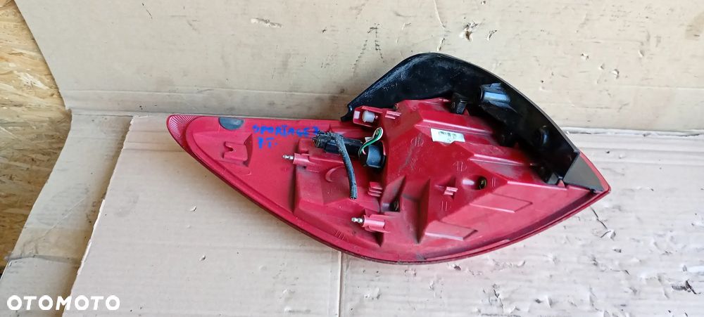 Lampa prawy tył tylna prawa w błotnik Kia Sportage III 3 - 8