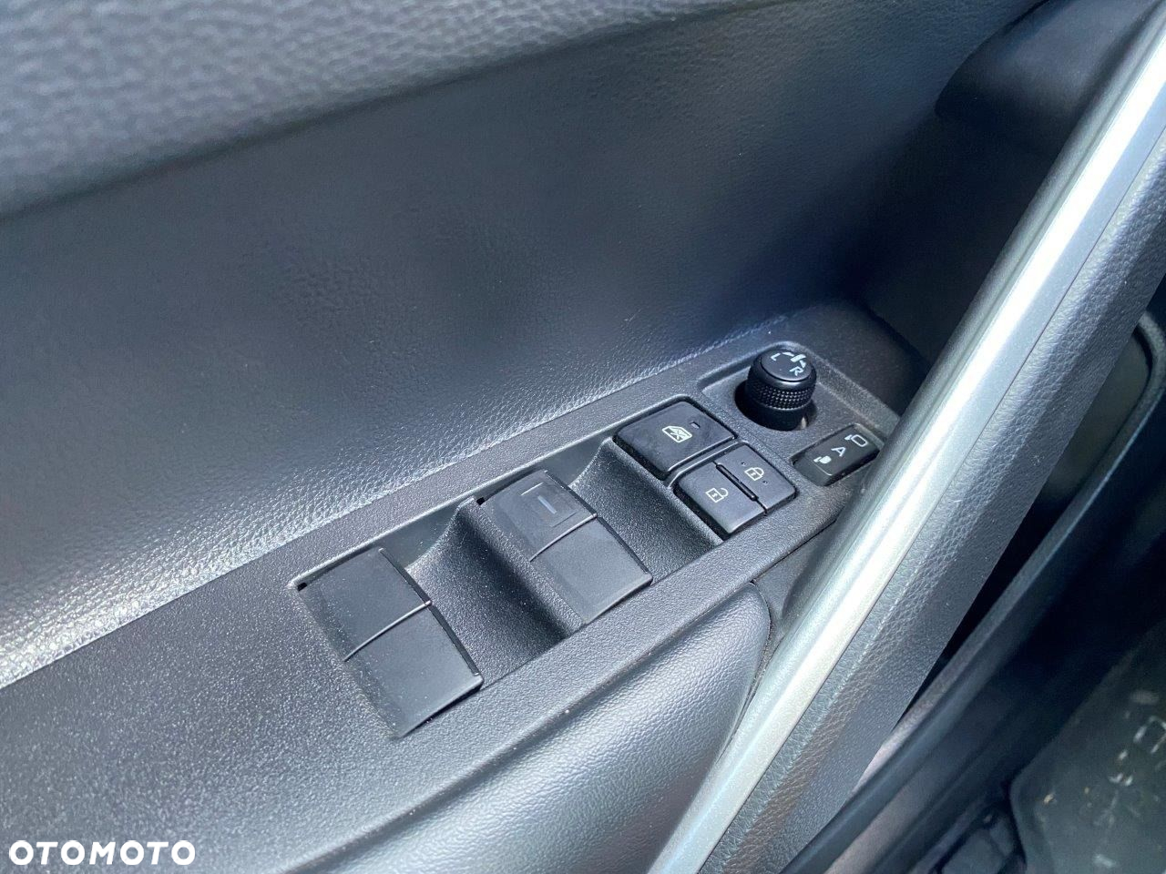 Toyota Corolla Cross 2.0 Hybrid Style AWD - 24