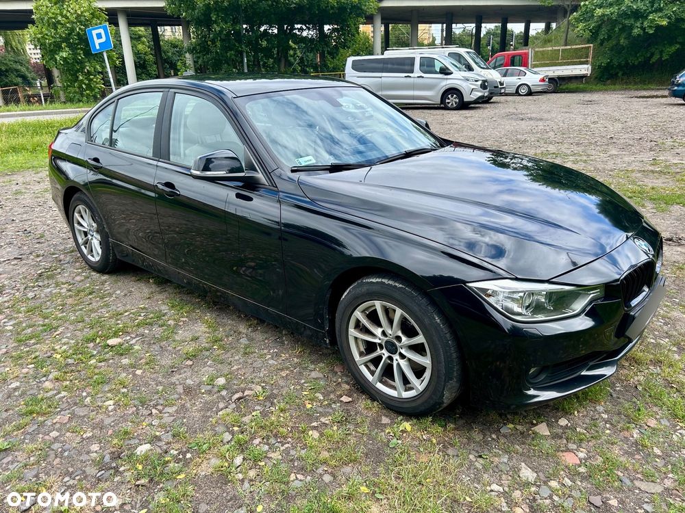 BMW Seria 3 320i - 3