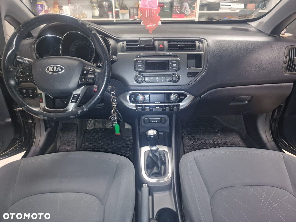 Kia Rio 1.2 L - 9
