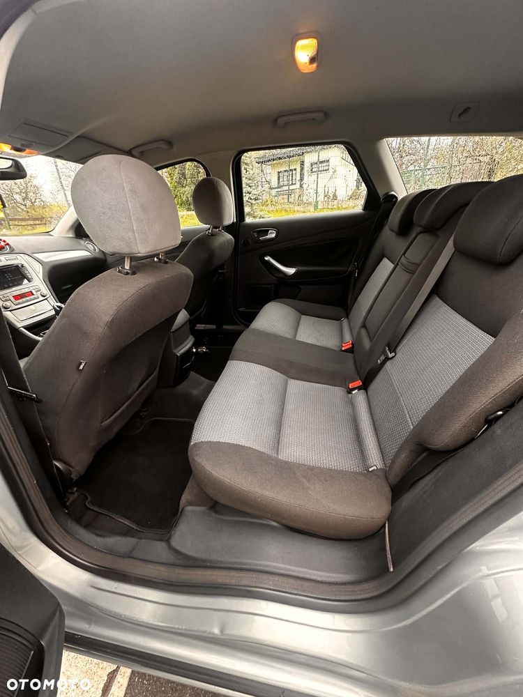 Ford Mondeo 1.8 TDCi Trend - 13