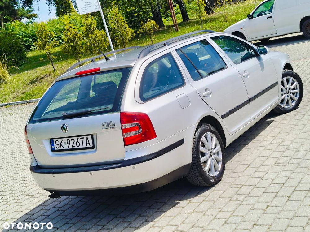 Skoda Octavia 2.0 FSI Elegance Tiptr - 2