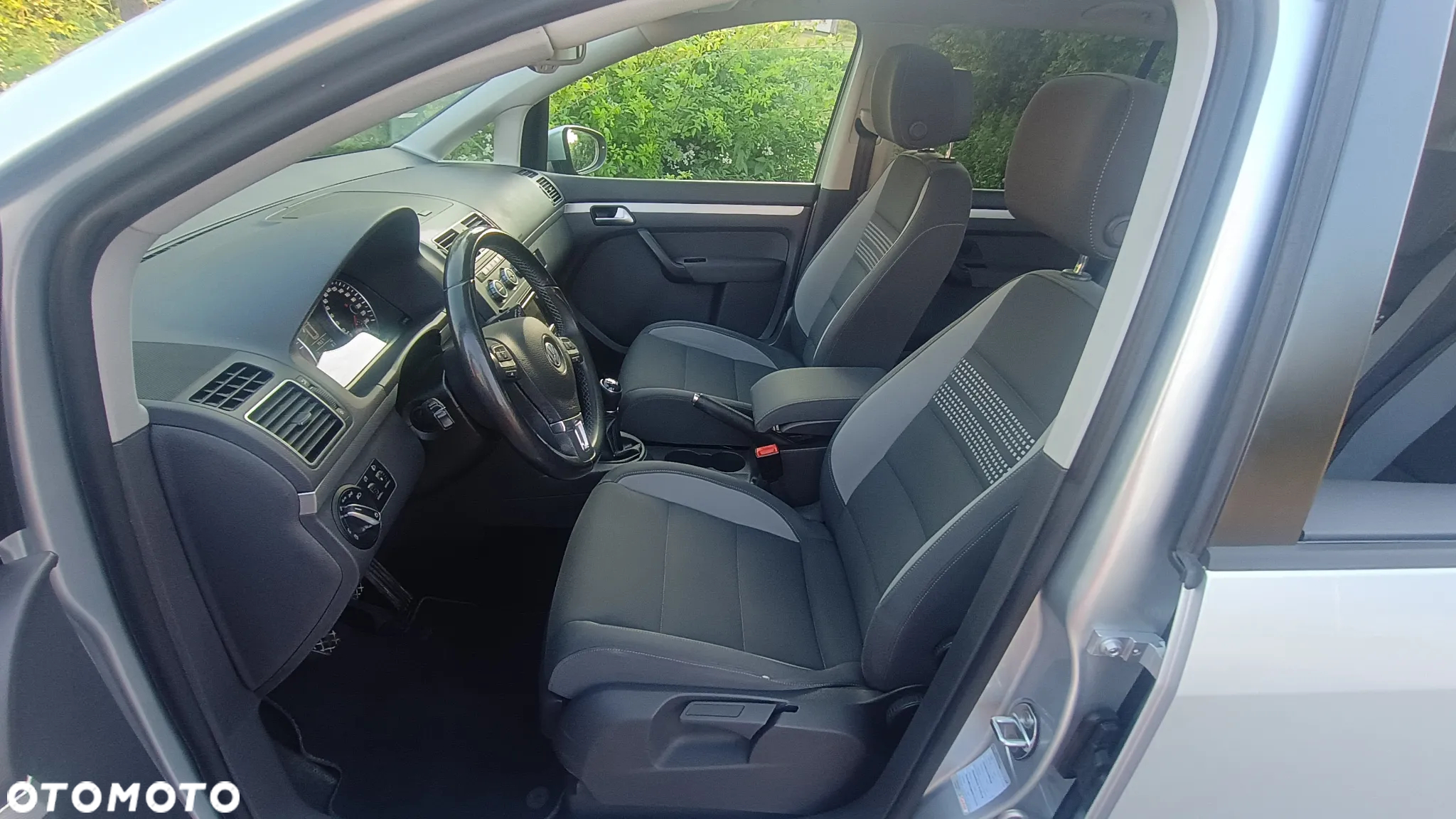 Volkswagen Touran 2.0 TDI DPF BlueMotion Technology Life - 23