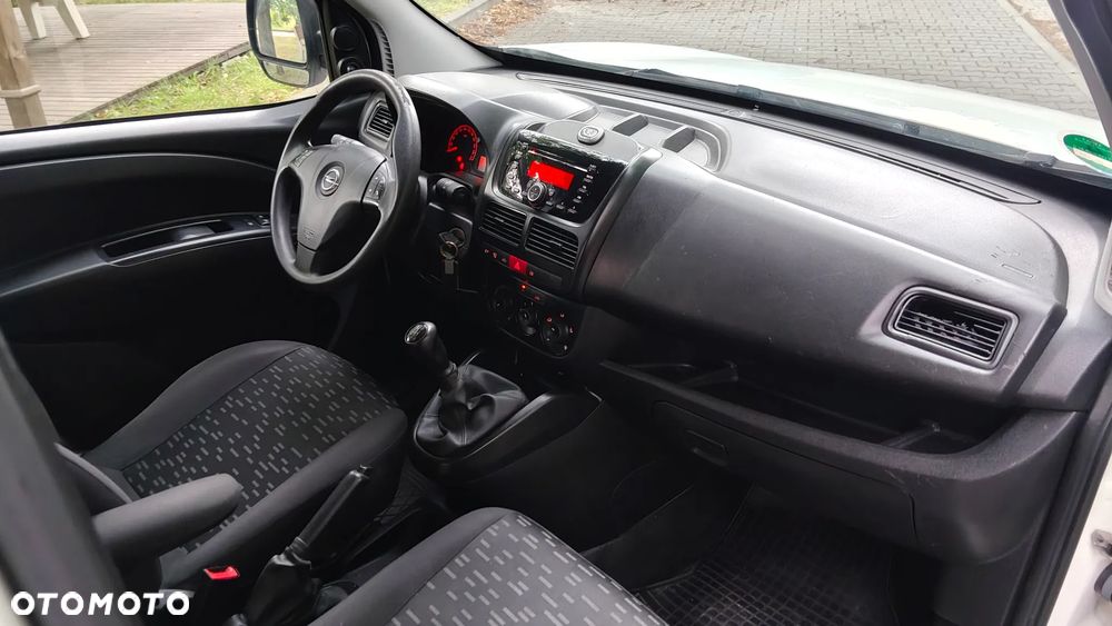 Opel COMBO - 34